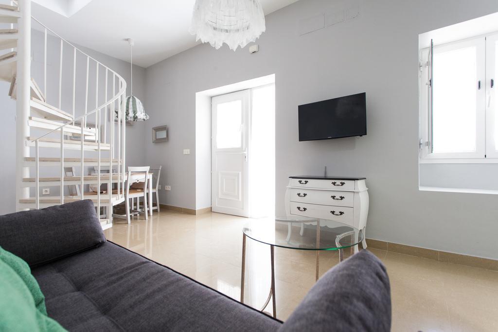 Apartamentos Alberto Lista 9 Севилья Экстерьер фото