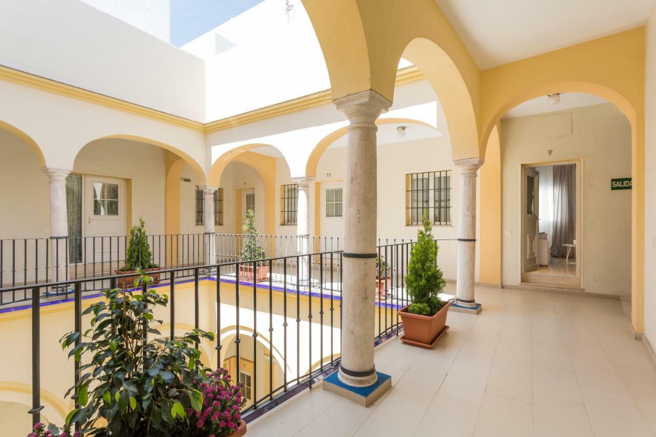 Apartamentos Alberto Lista 9 Севилья Экстерьер фото